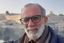 صورة الفنان الفلسطيني الكبير كامل الباشا يواصل نشاطه الفني بعد تألقه بمسلسل صحاب الأرض دراما رمضان