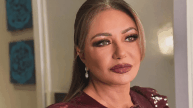 صورة ليلي علوي تنتظر إبن مين فيهم بعد المستريحة