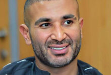 صورة أحمد سعد يطوي صفحة الجدل ويقص شعره وذقنه ويعتذر علي الهواء مباشرة