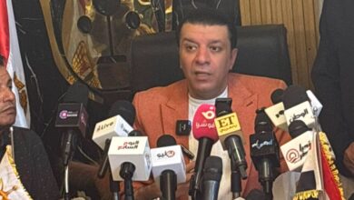 صورة نقيب الموسيقيين المصري مصطفى كامل يواجه بلاغات ودعاوى قضائية بالجملة بسبب فيديو الشرقية المسئ
