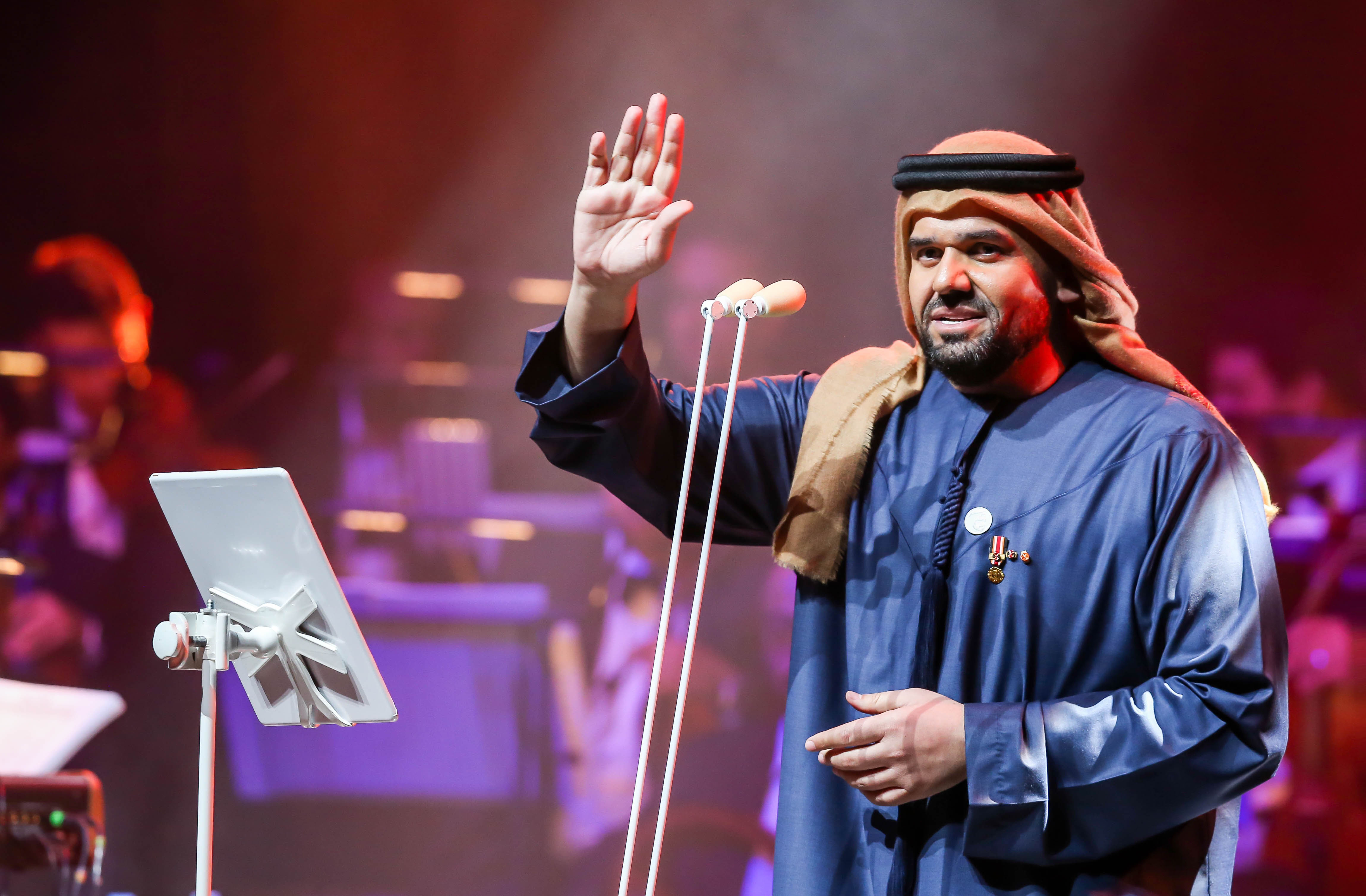 صورة حسين الجسمي اضاء دبي اوبرا في وداع 2018