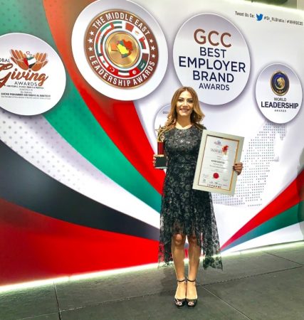 صورة كارن البستاني تفوز بجائزة افضل قيادية في الشرق الاوسط في دبي